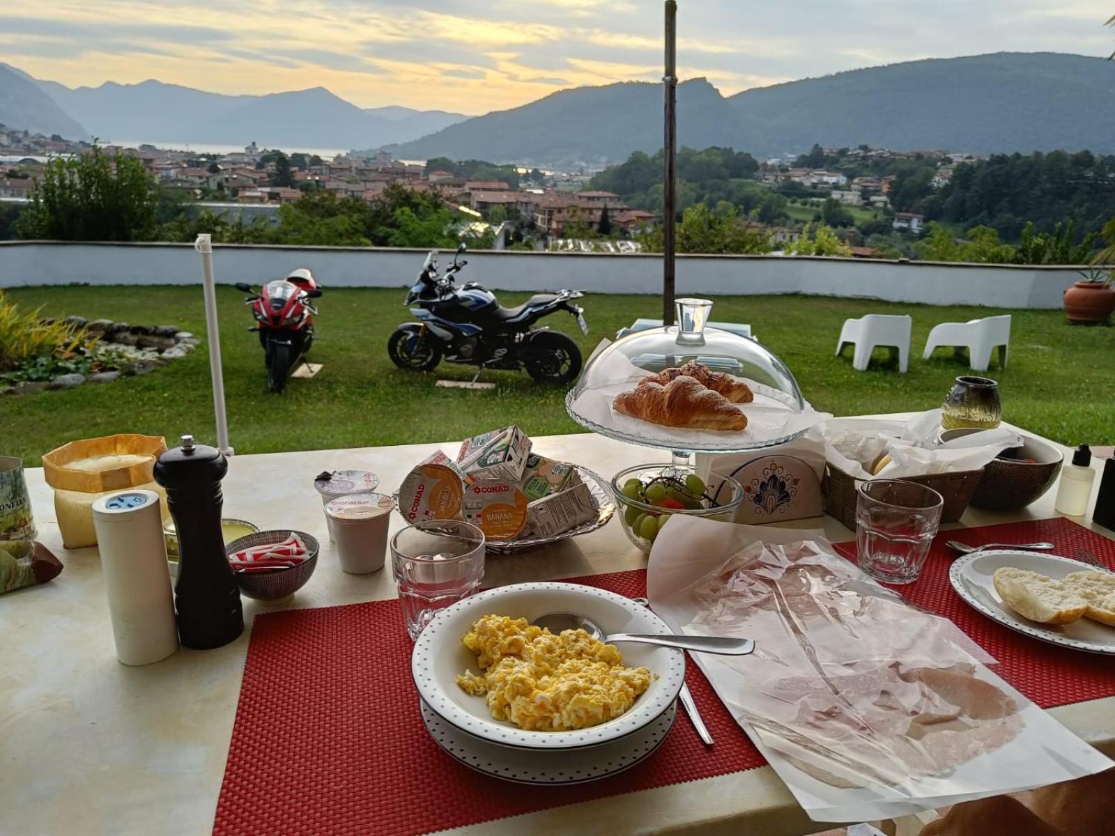 B&B La Fenice Sul Lago 빌롱고 산탈레산드로 외부 사진